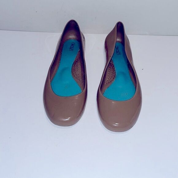 OkaB tan slip on jelly flats - Picture 2 of 4